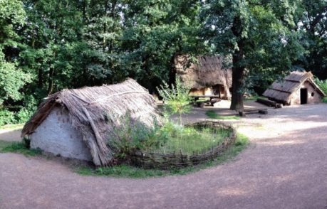 Archeoskanzen pravěku v areálu Zoologické a botanické zahrady města Plzně