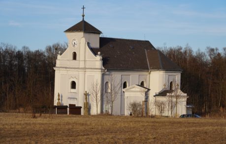 „Šikmý kostel“ sv. Petra z Alkantary a důl Gabriela